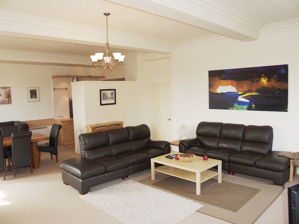 Royal Mile Mansions Apartment 27