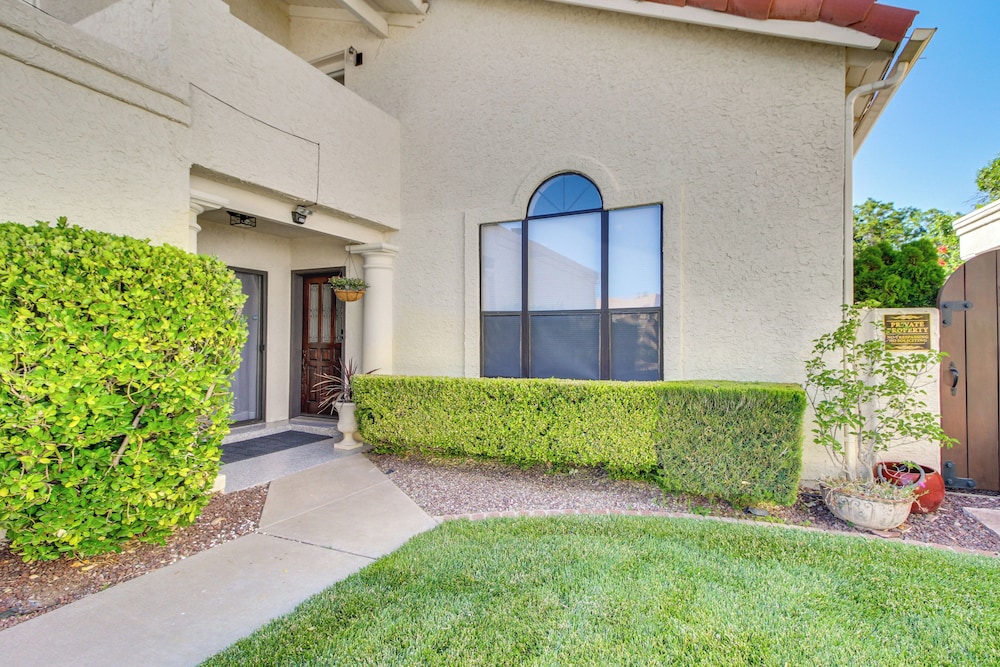 Charming Albuquerque Townhouse ~13 Mi to Downtown view 2