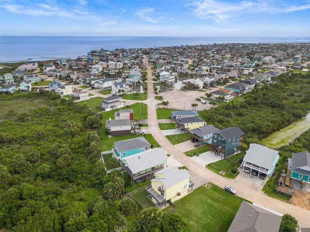 The Krusty Krab by Ryson Vacation Rentals