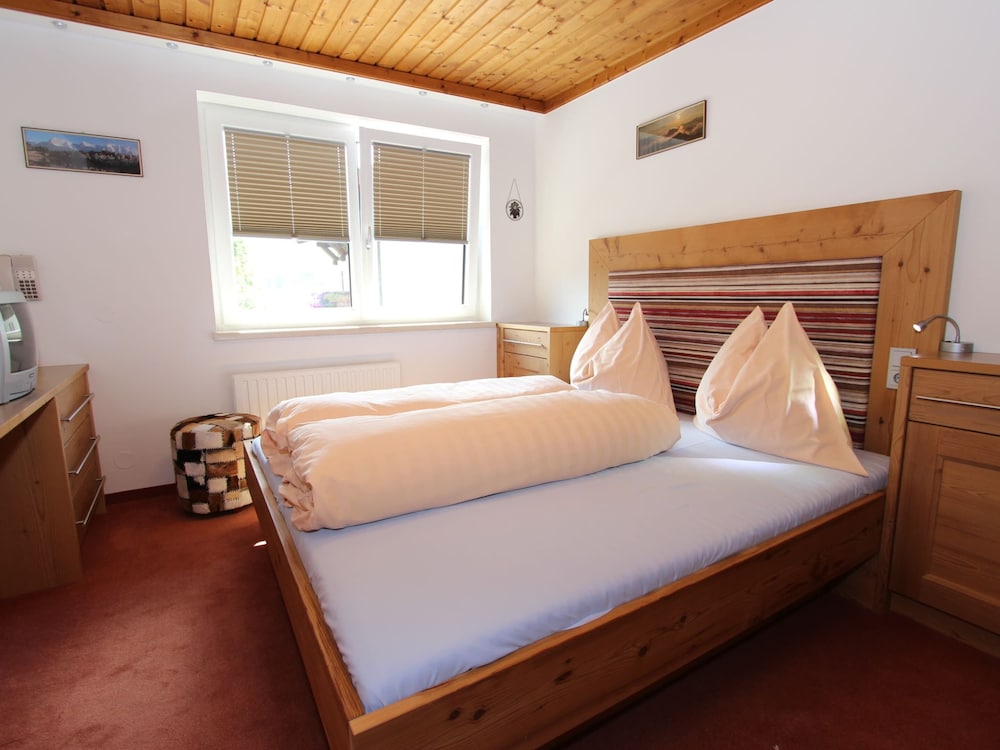 Chalet in Maria Alm Near Ski Slopes view 3