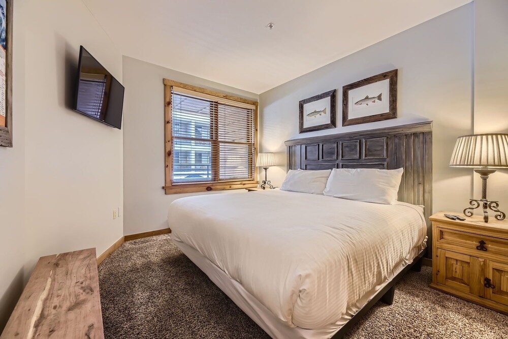 Buffalo Lodge! River Run! Walk To Lifts! 1 Bedroom Condo