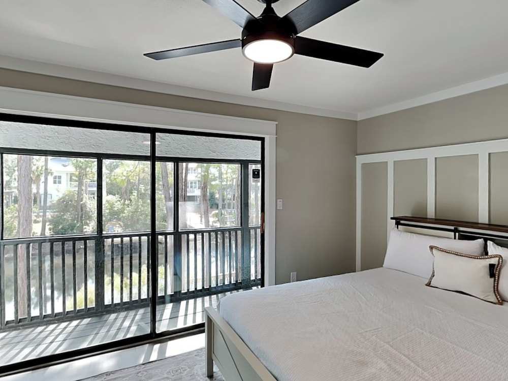 Easy on Eastern Lake by Southern Vacation Rentals