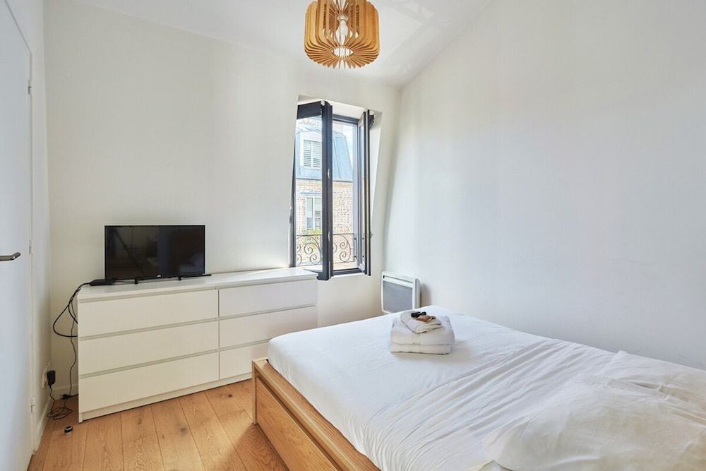 Apartment Boulogne Facing the 