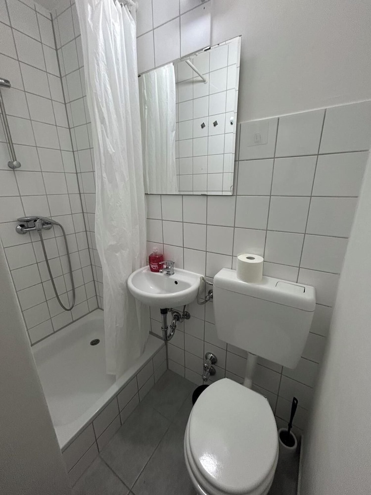 2-Rent Group Hostel Apartments SEN14
