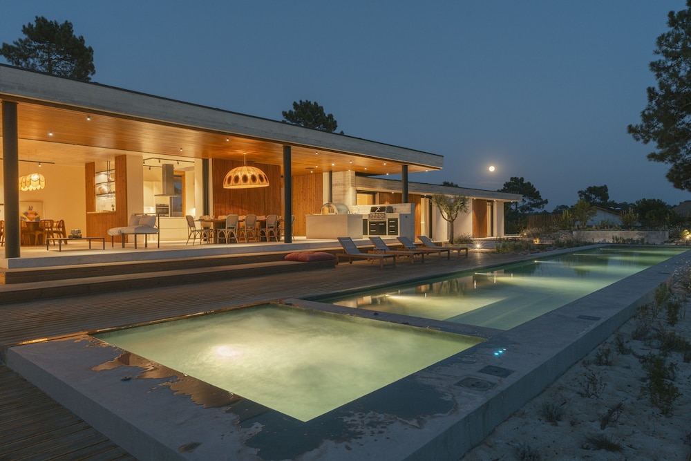 CL M Villa Retreat by Cadenzalux