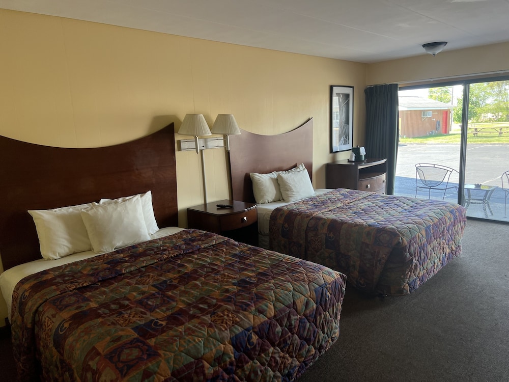 All Star Inn & Suites