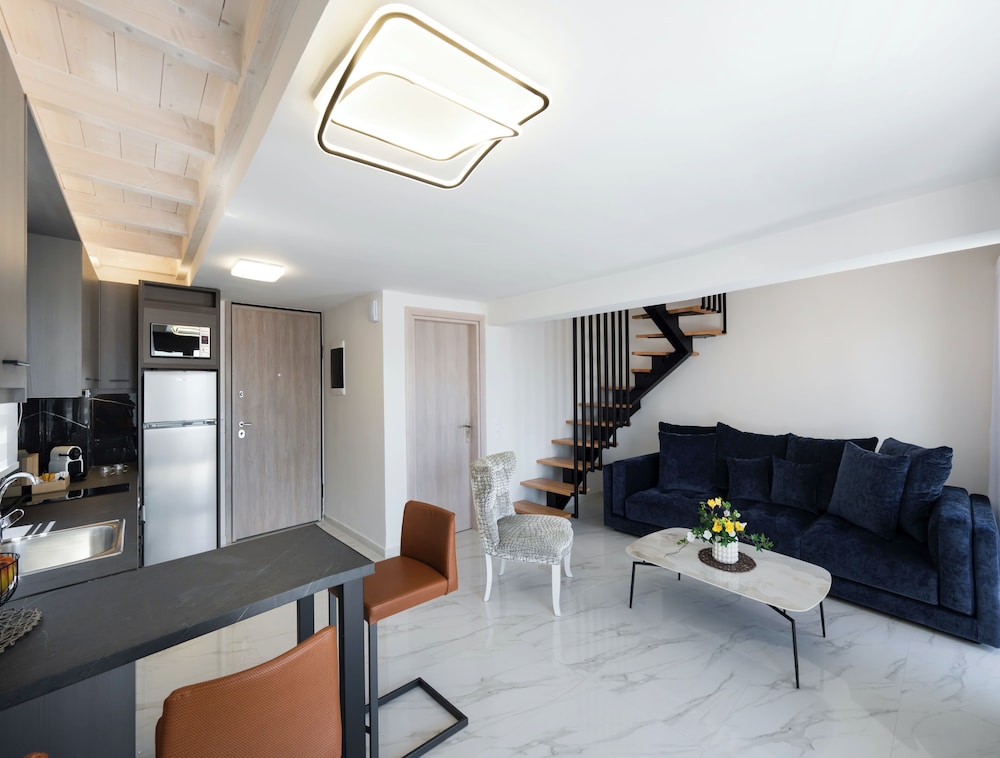 Endless Blue Maisonette