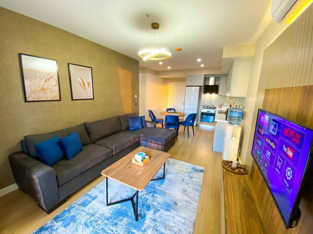 Modern 1 1 Apartment With Terrace - Core Living