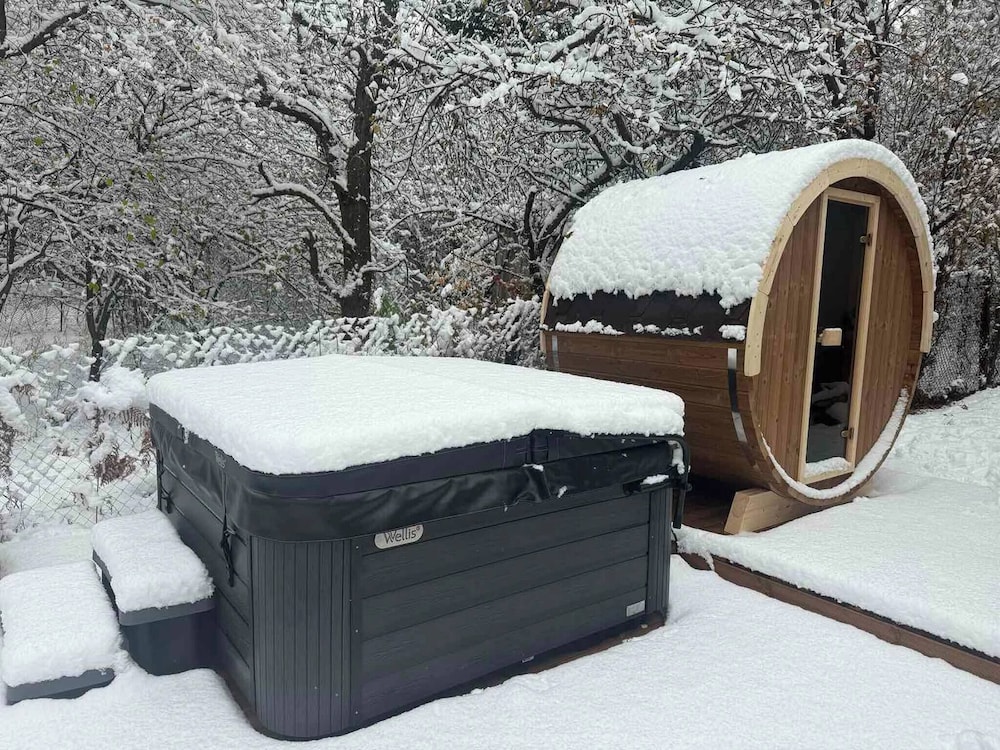 Villa Yarema Mountain Relax With Hot Jacuzzi & Sauna