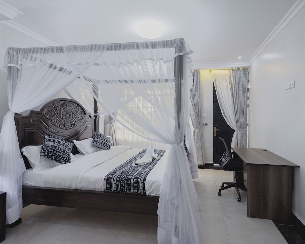 Skyhut Boutique House