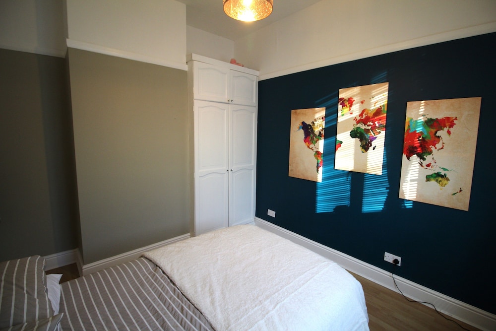 Bungalow - Sleeps 6 - Pets Ok - Garden - Parking view 4
