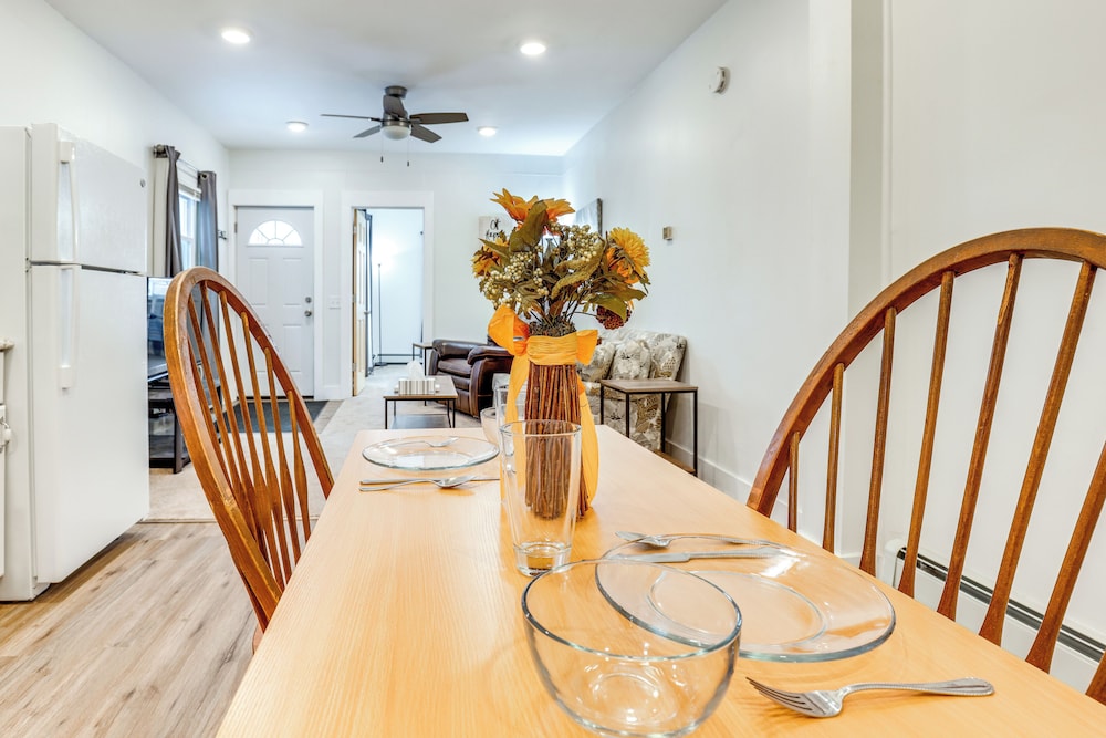1 Mi to Dtwn: Pet-friendly Corning Retreat