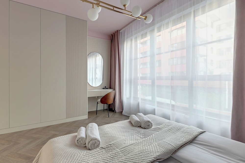 Doki Living - Foodhall & Parking by Downtown Apartments