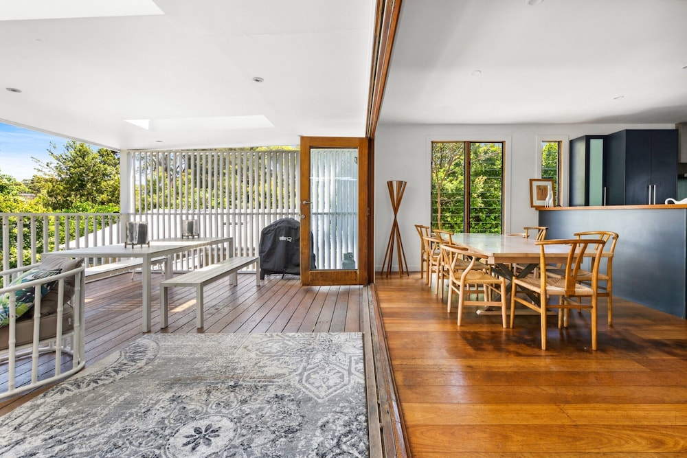 Elegant 3-bed Home With Games Room