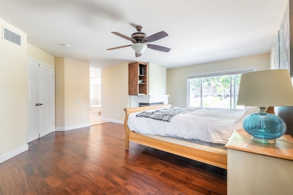 San Diego Vacations - Luxury San Diego House: Beach, Pool Pet-friendly by Redawning - Property Image 21