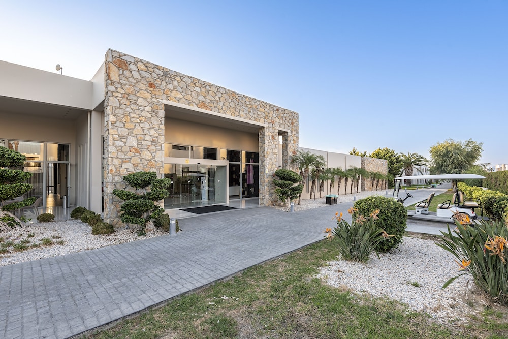 Hotel E-Geo Easy Living Resort- All Inclusive - Image 1