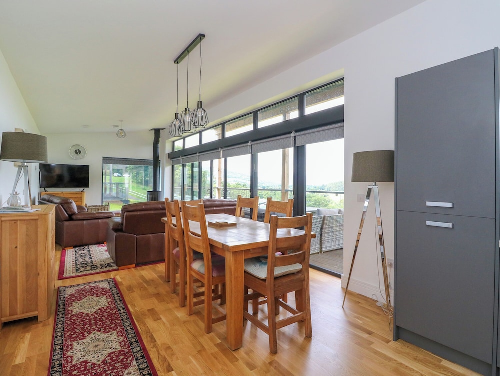 6 Strathtay Lodges
