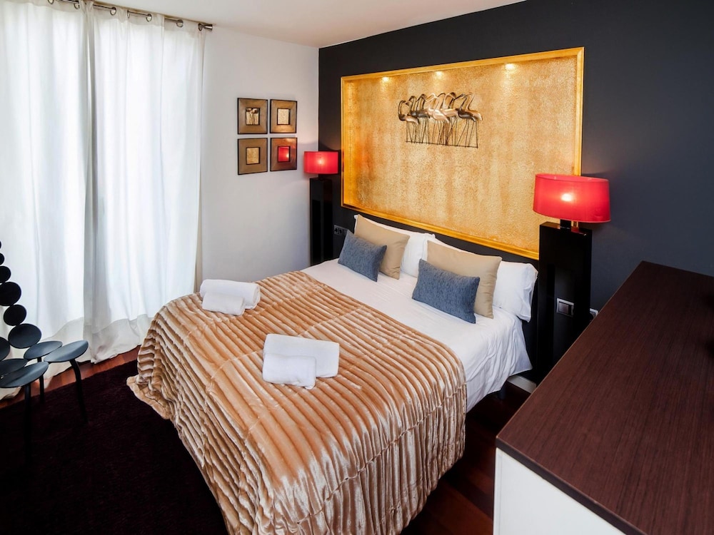 Victoria City Center 1 Downtown Luxury Duplex