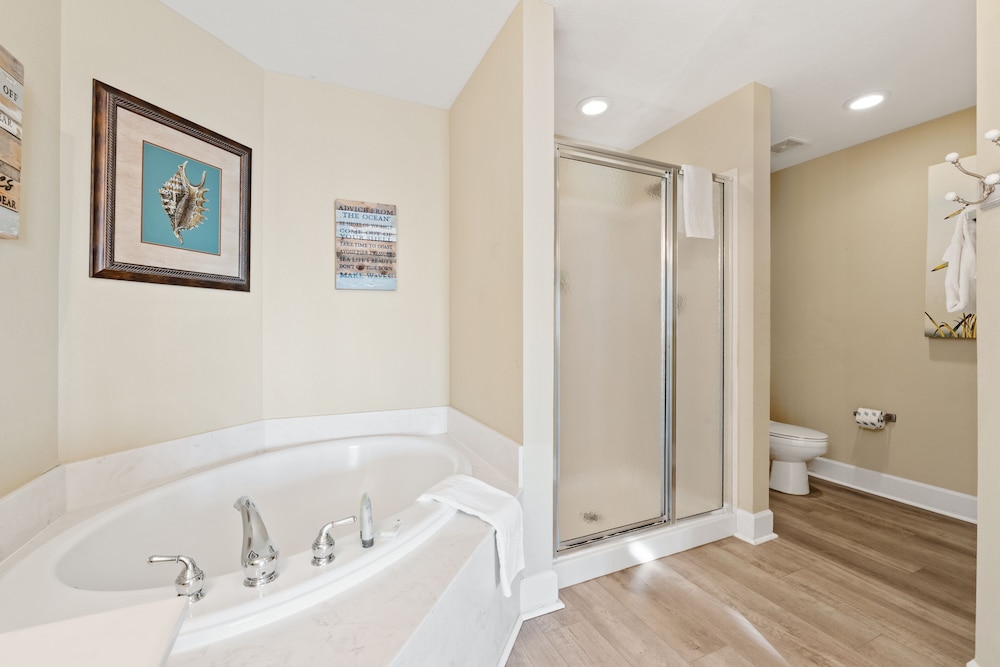 Tidewater by Book That Condo