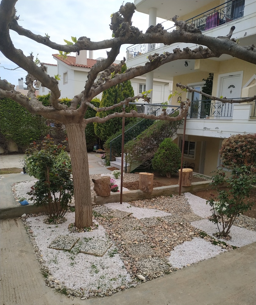 Stavros Apartments