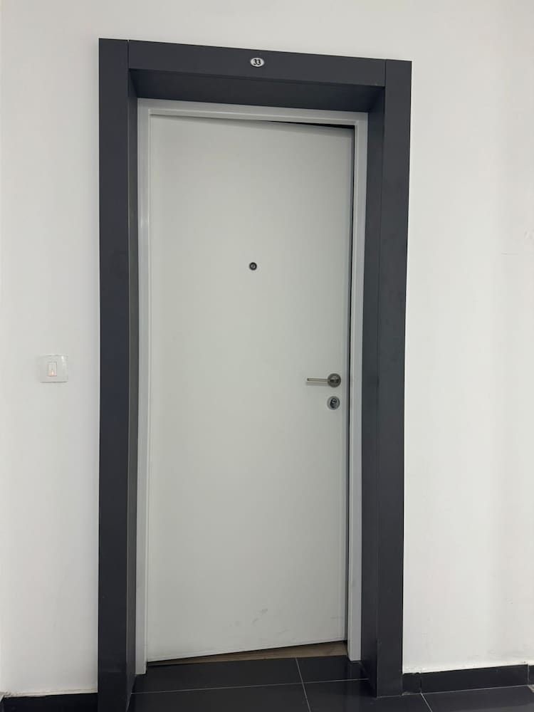 Modern One Bedroom Apartment view 5