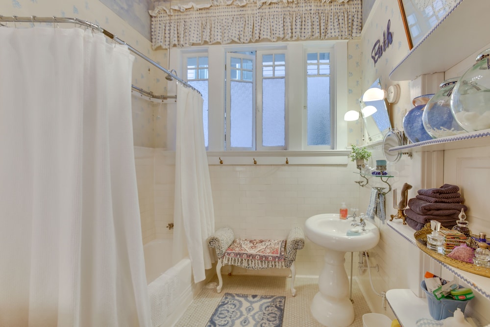 New Orleans Vacations - Lavish New Orleans Haven w/ Private Pool! - Property Image 1