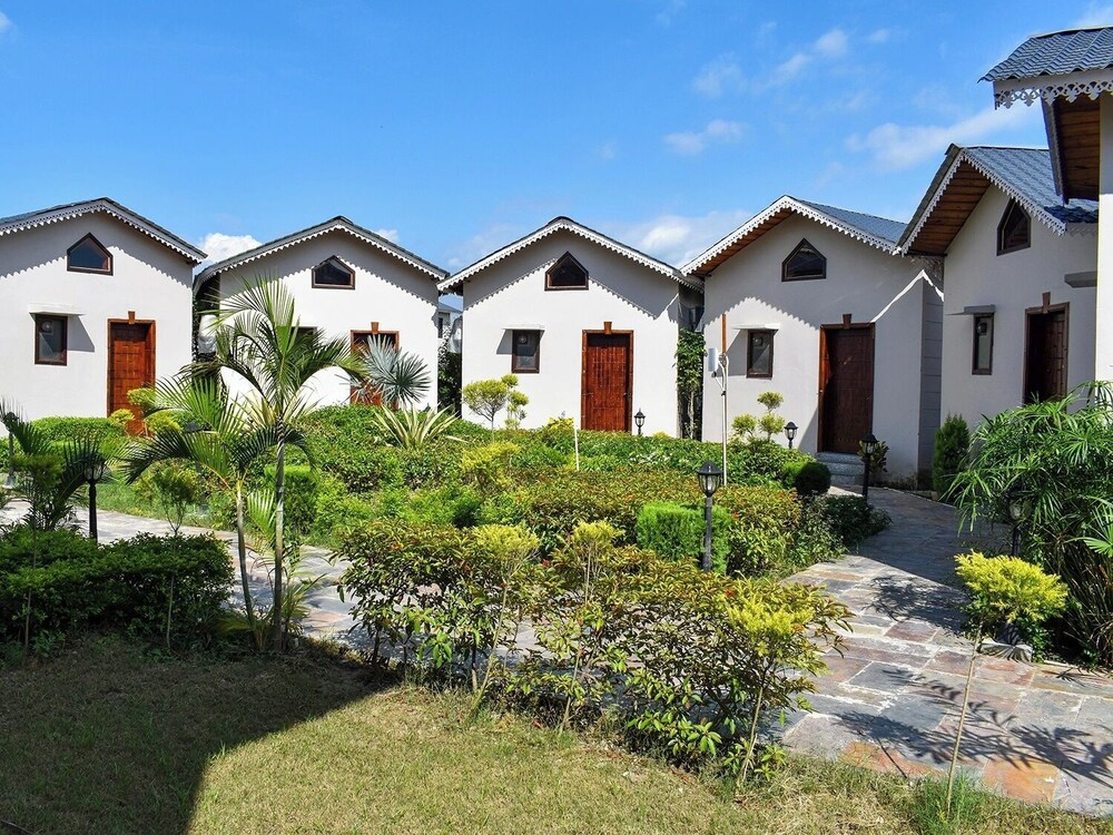 Amaris Greens Resort