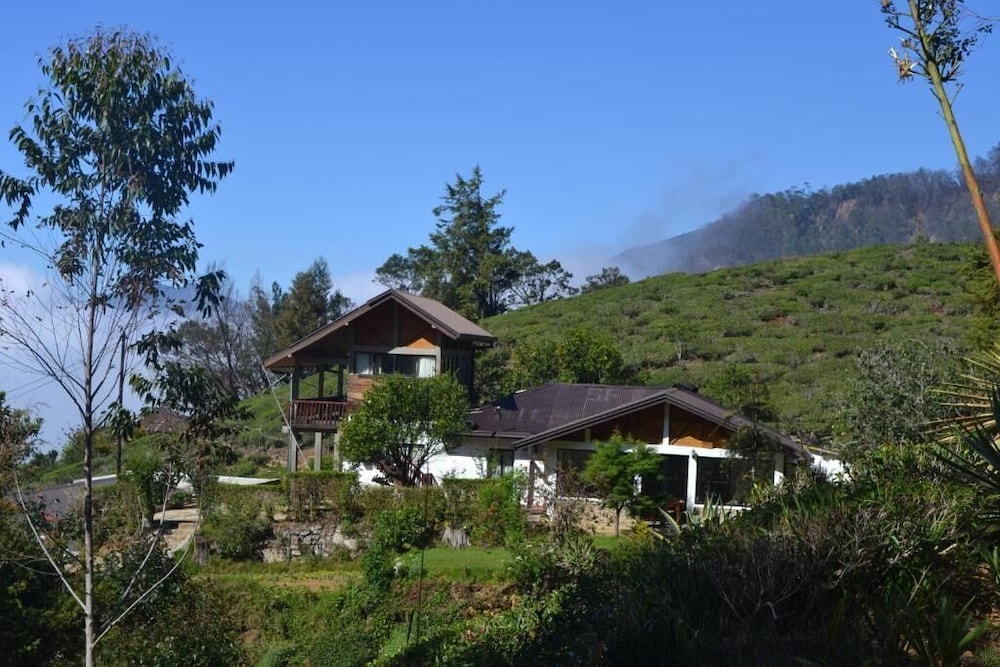 Hill Safari Eco Lodge