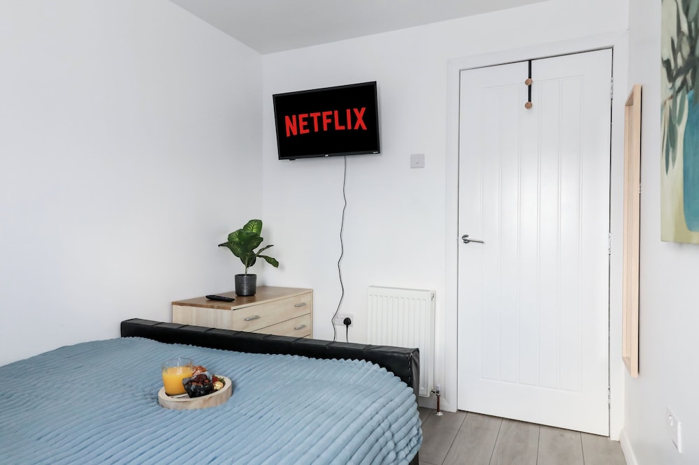 4 Guests - 2 Bedrooms - City Escape Retreat