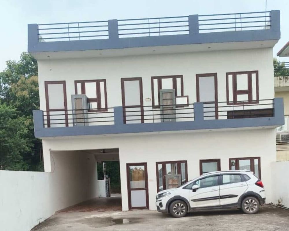 Hotel The Divine Punjabi Tadka