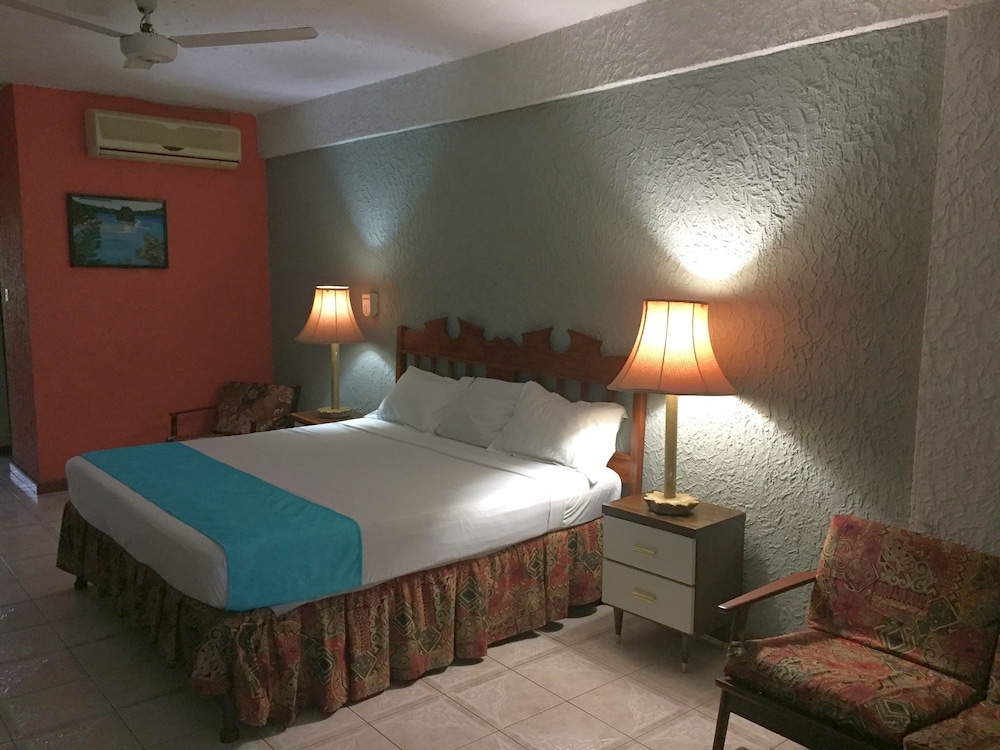 CariBlue Beach Hotel