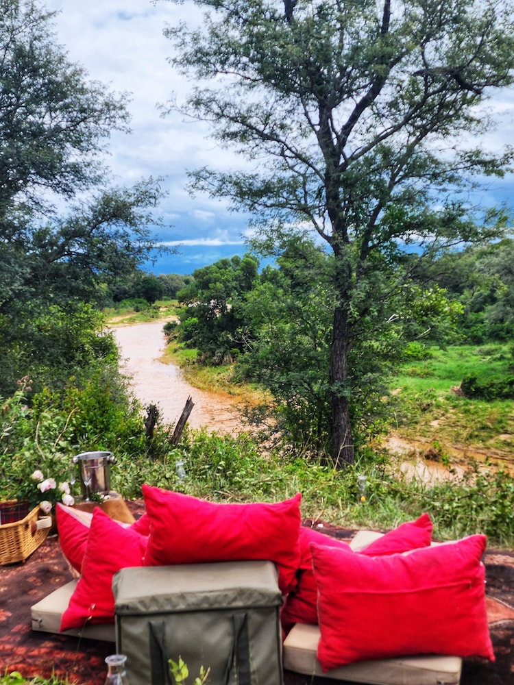 Karongwe - River Safari Lodge