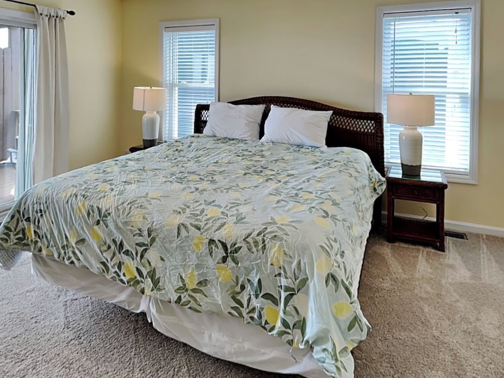 Barefoot Bungalow by Topsail Realty