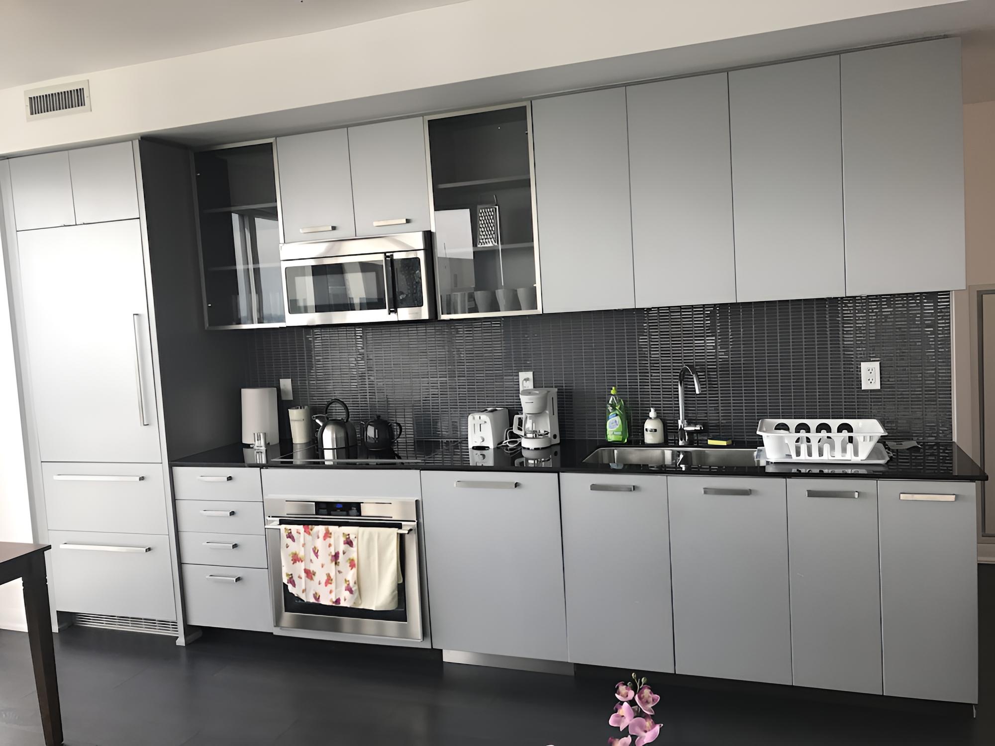 Kashaneh at North York Center - Image 2