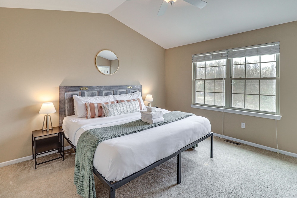 Family-friendly Townhome: 16 Mi to Pittsburgh! - Property Image 27