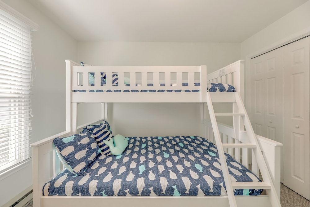 2 Mi to Bethany Beach: Home w/ Furnished Deck