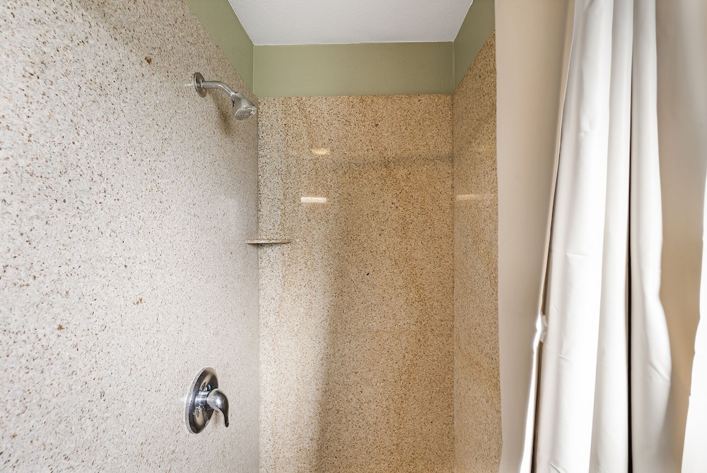 Chico Vacations - Safari Inn - Chico - Property Image 11