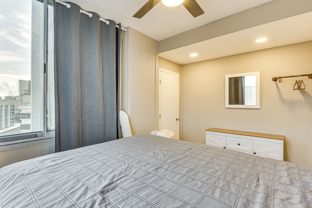 Walkable Condo < 1 Mi to Centennial Olympic Park!