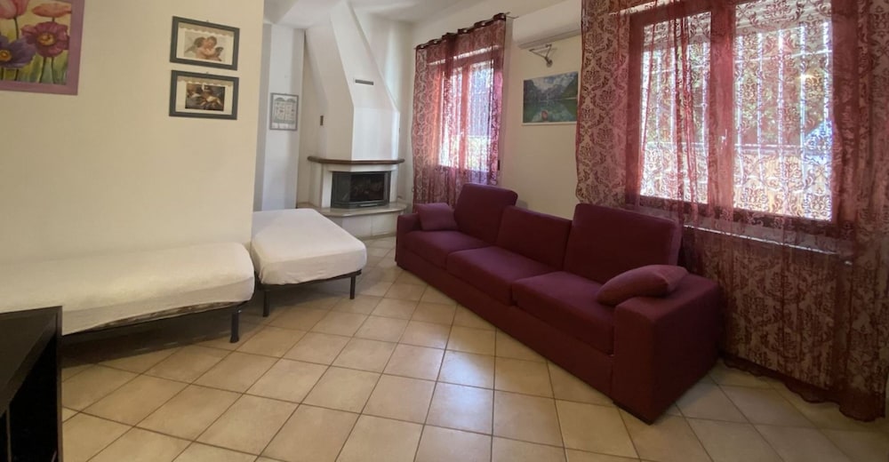 Two-room Apartment Sleeps 4 IN THE Princess Area-rif Ritapt