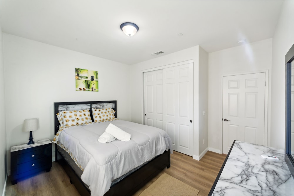 Charming Pet-friendly Getaway In Sunny Beaumont 4 Bedroom Home
