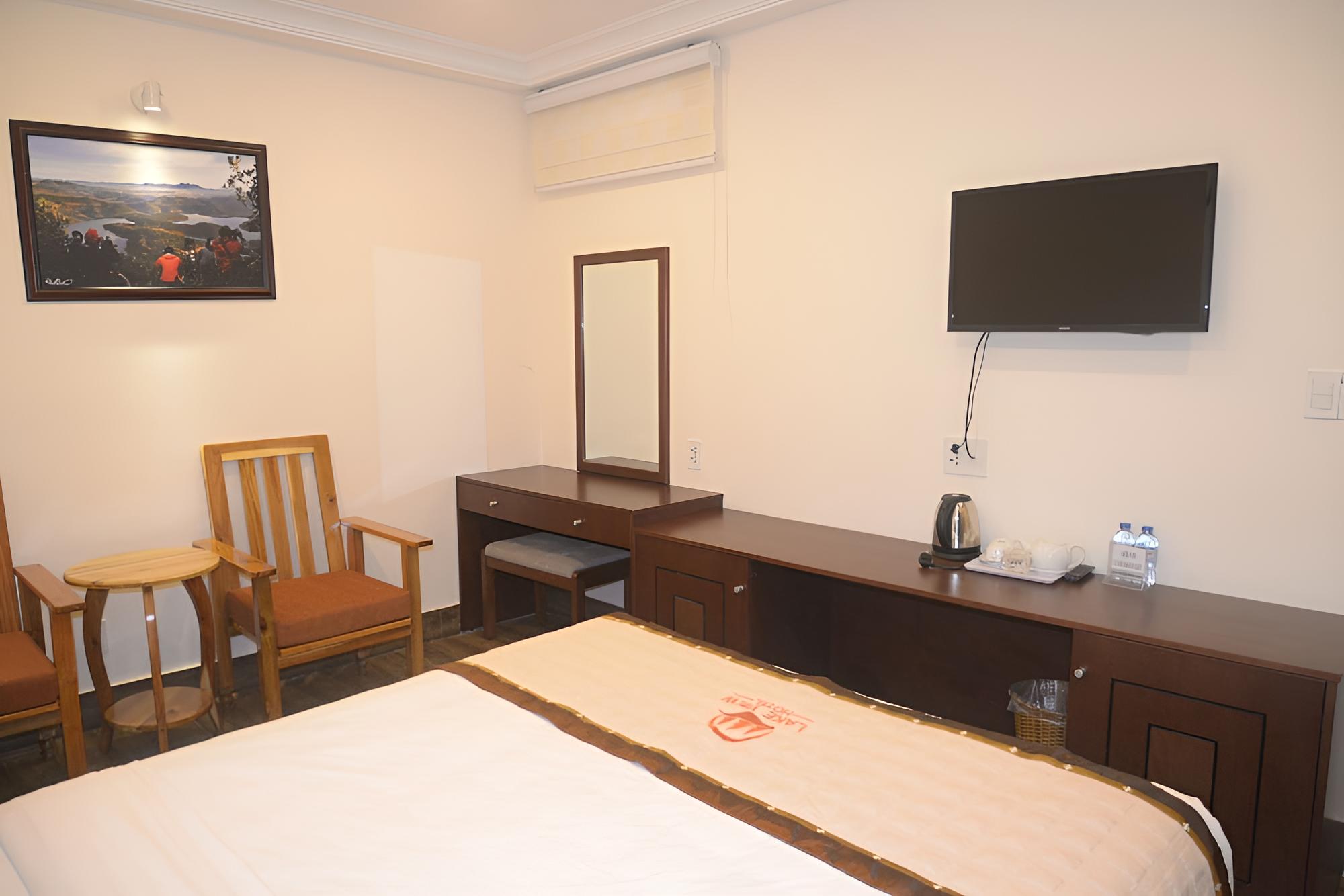 Lake View Hotel