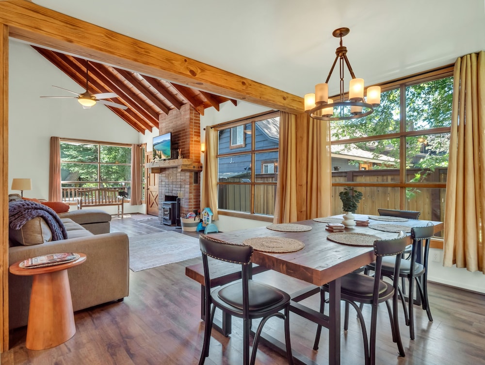 851h Tahoe Classic Cabin Near The Beach 2 Bedroom Cabin