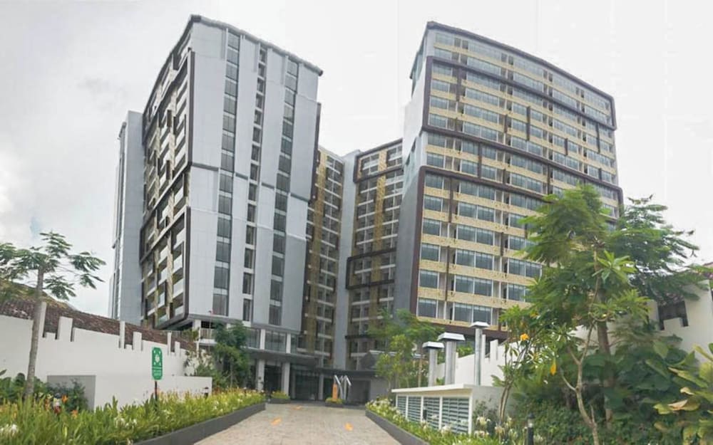Well Furnished 1Br At Patraland Amarta Apartment