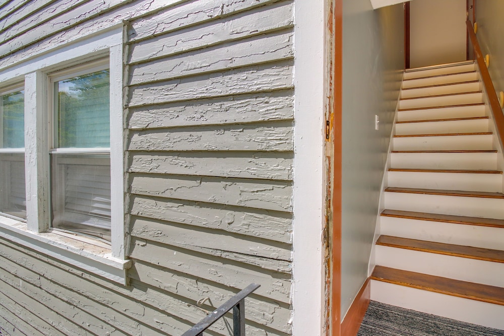 Sunny + Spacious Dayton Condo ~ 1 Mi to Downtown! view 2