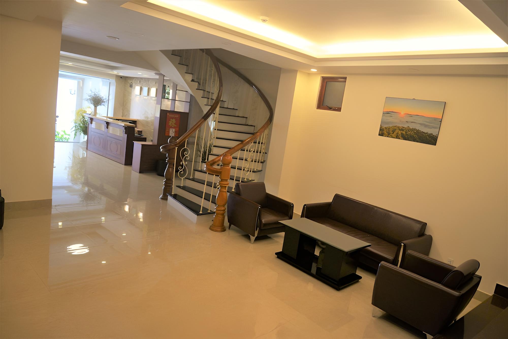 Lake View Hotel