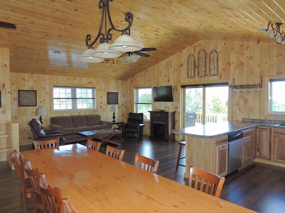 Angel Rock Waterfront Cottages and Vacation Homes