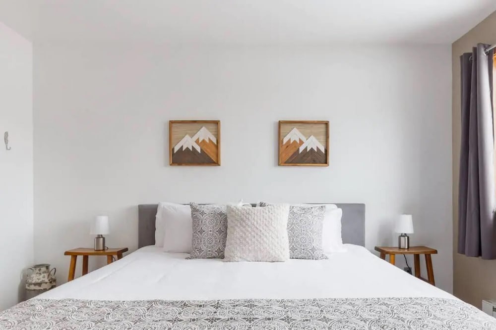 Frisco Mountain View Flat Close to Vail Breck Keystone Garage Pets ok view 4