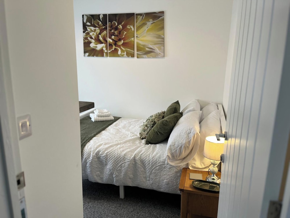 Toothbrush Apartments - Central Ipswich - Fore St - Adults Only view 5