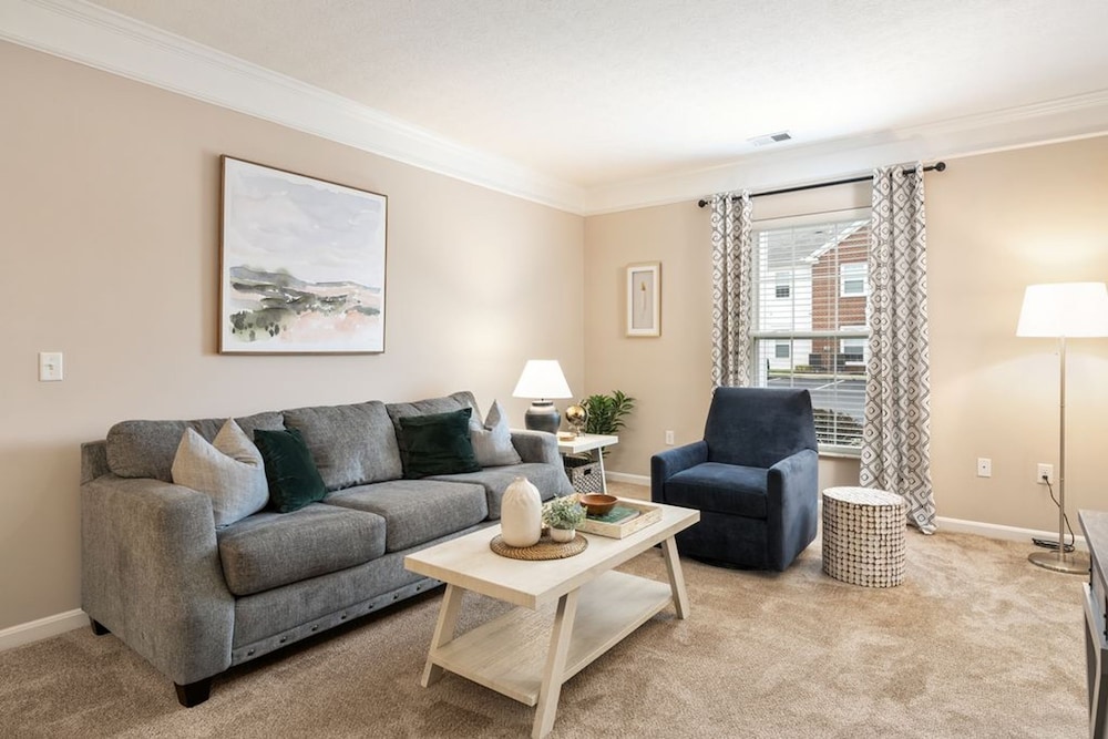 Ground Floor 2BR w Lux Amenities At Albany Glen