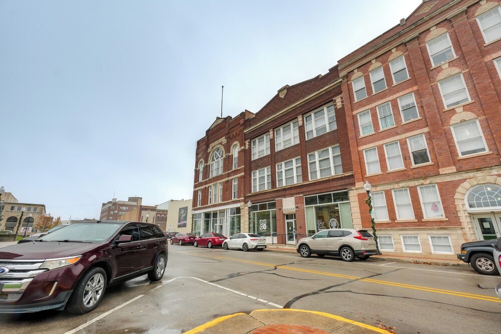 Unique & Stylish Studio Loft in Huntington!